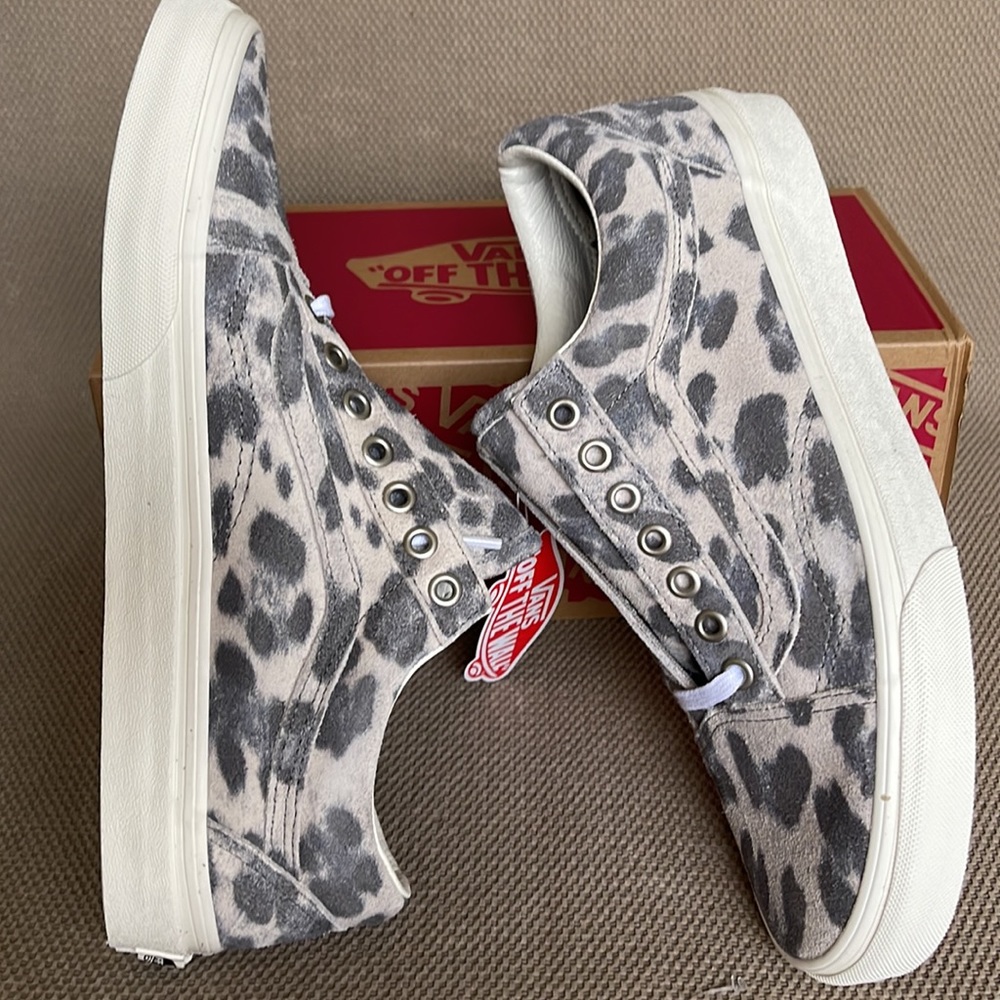 Vans Women's Gray and White Leopard Print Low Top Sneakers - Picture 12 of 16